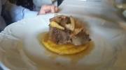 Foto scattata da Valerio :Guancia di maialetto al forno, erbe fini, suo fondo di cottura, polenta di Storo e funghi porcini